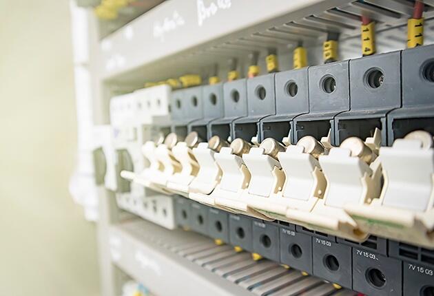 Peralatan elektronik